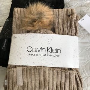 NEW~ Calvin Klein 2 piece Gift set ~ hat and scarf